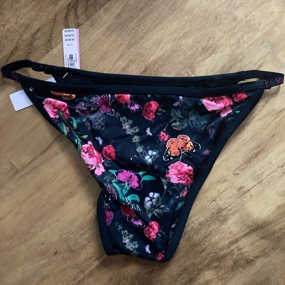 Victoria’s Secret Sydney Logo Itsy Bottom Medium - Picture 12 of 12